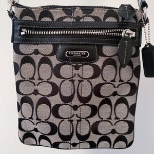 COACH Messenger Crossbody 👜